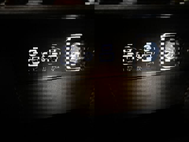 Used 2024 Jeep Grand Cherokee Laredo image 34