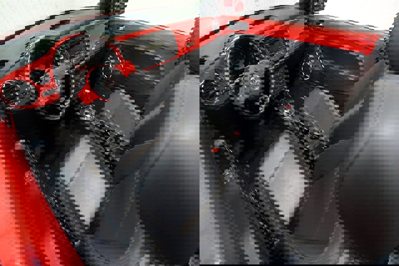 Used 2013 Volkswagen Beetle 2.5 image 15