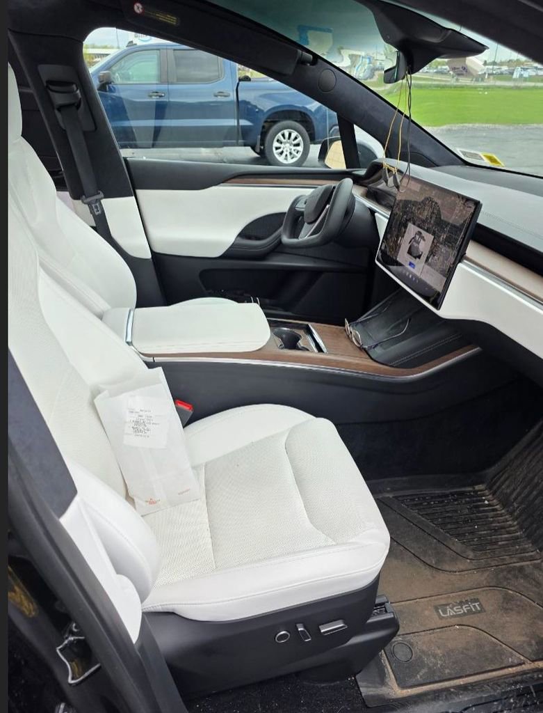 Used 2022 Tesla Model X AWD/4WD image 3