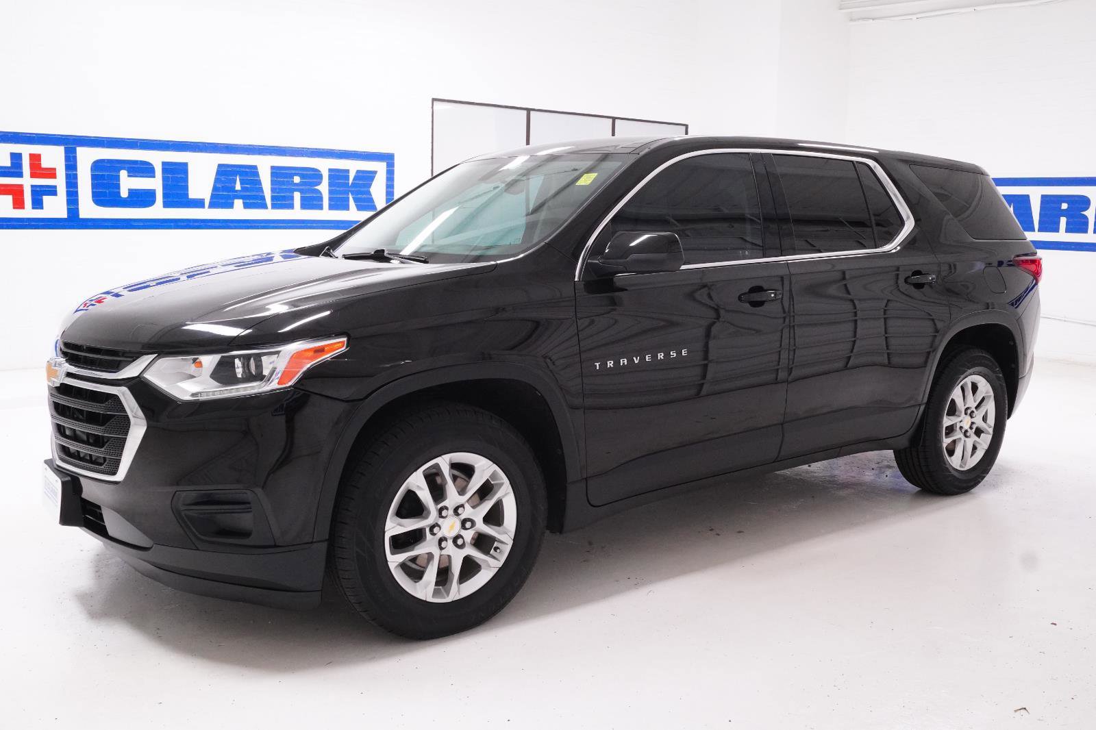 Used 2021 Chevrolet Traverse LS FWD image 11