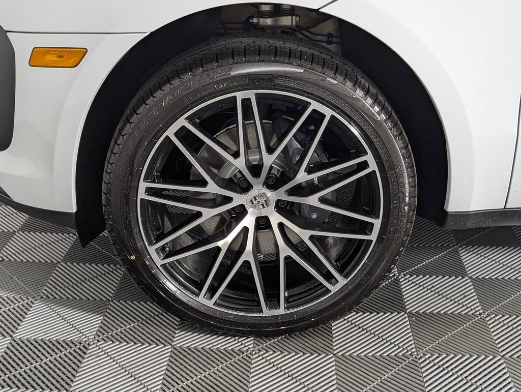 New 2026 Porsche Macan image 11