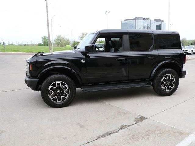 Used 2025 Ford Bronco Outer Banks image 3