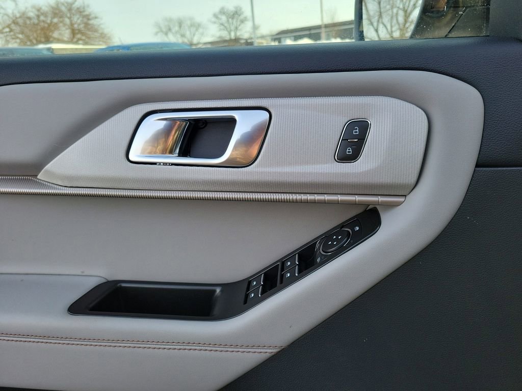 New 2026 Ford Explorer Active w/ Active Comfort Package image 18