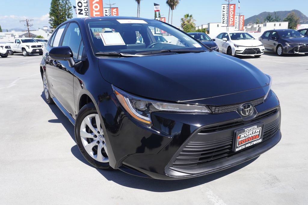 Certified 2025 Toyota Corolla LE image 2