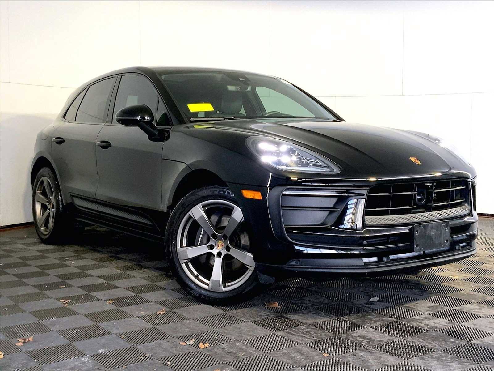 Certified 2023 Porsche Macan image 9