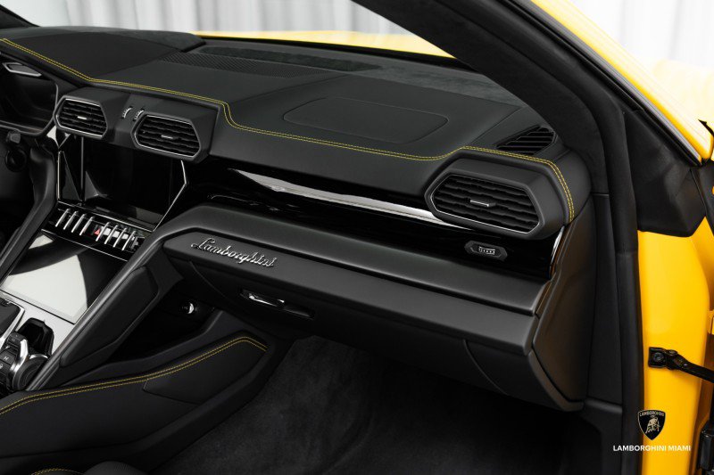 Used 2024 Lamborghini Urus S image 46