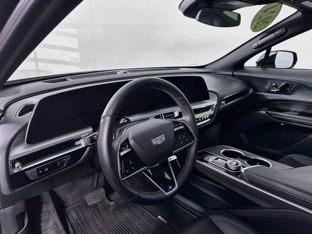 Used 2024 Cadillac Lyriq Sport AWD/4WD image 3