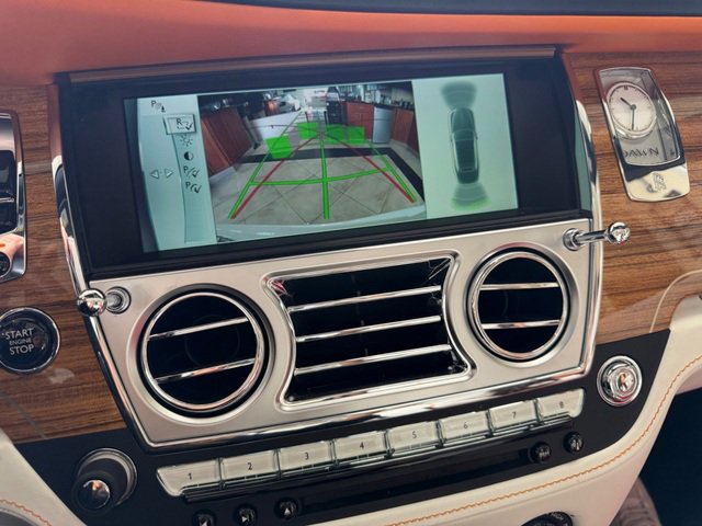 Used 2016 Rolls-Royce Dawn RWD image 27