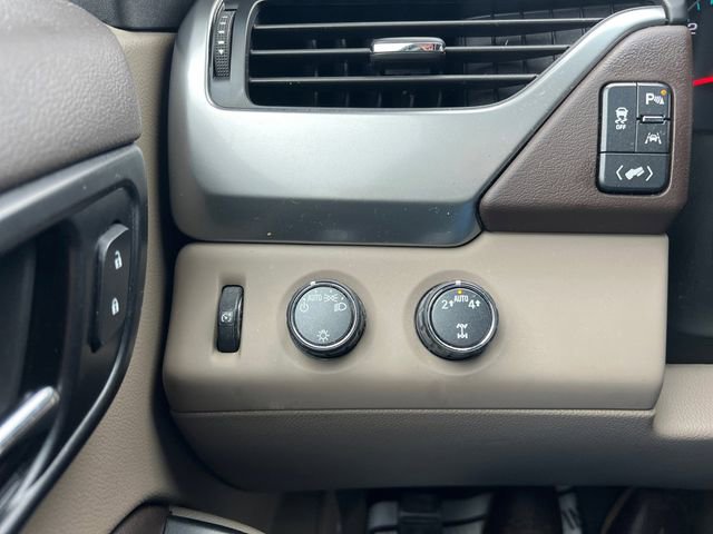 Used 2018 Chevrolet Suburban LT image 25