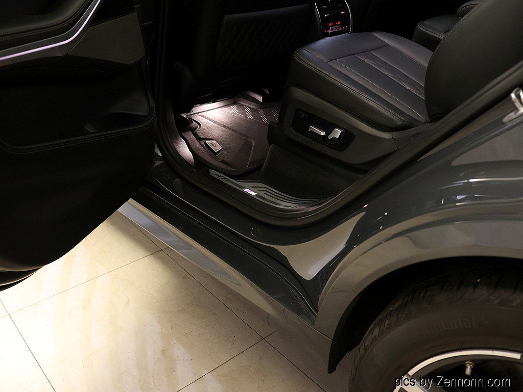 Certified 2024 BMW X7 M60i w/ Executive Package image 32