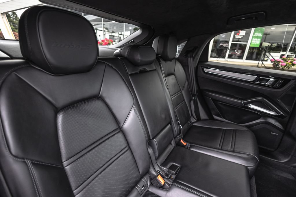 Used 2023 Porsche Cayenne Turbo S AWD/4WD image 36
