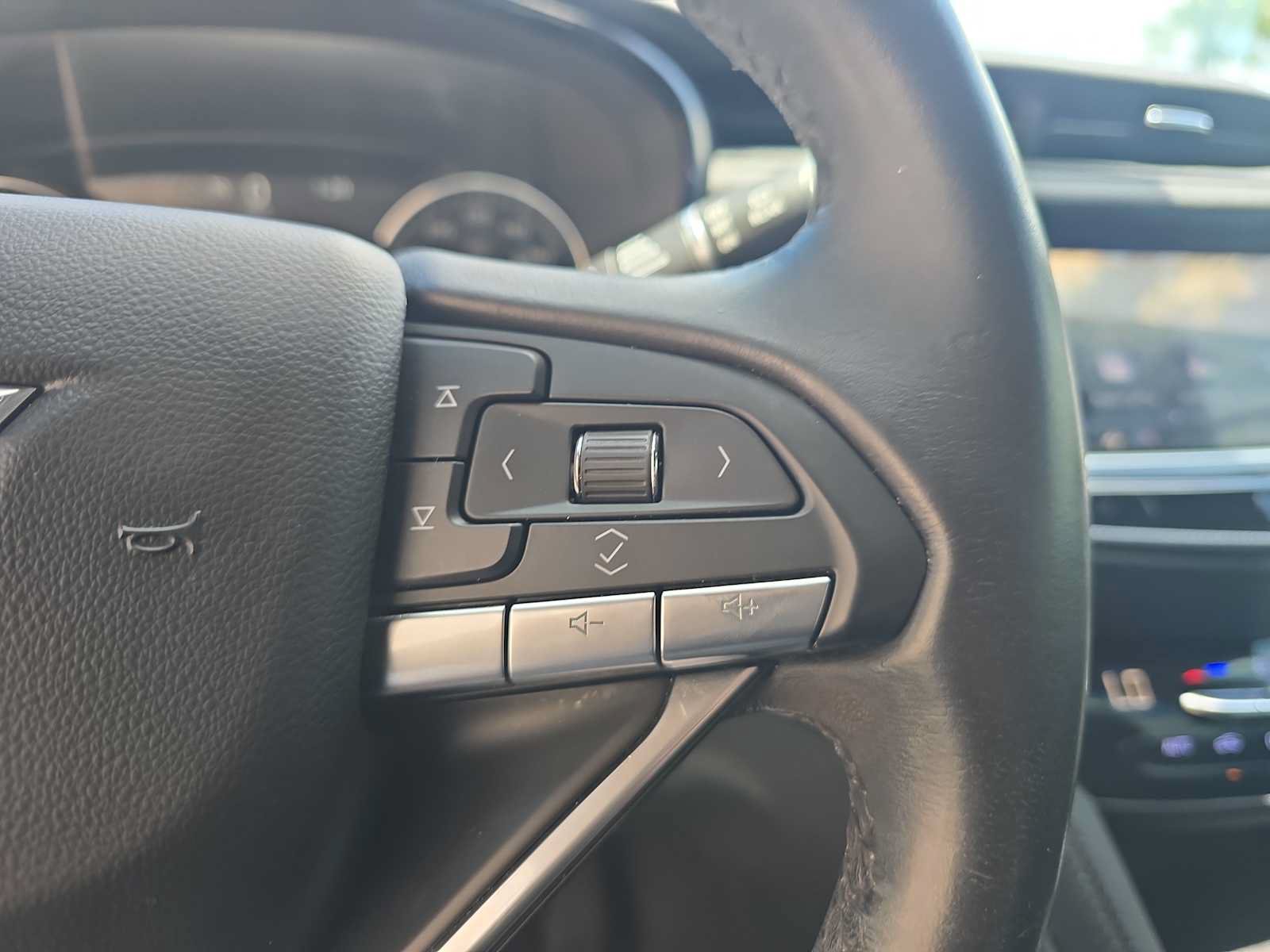 Used 2021 Cadillac XT6 Luxury FWD image 21