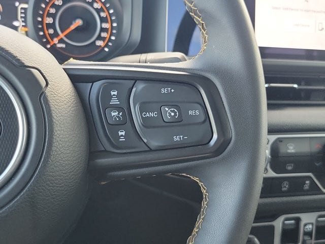 Used 2024 Jeep Gladiator Mojave AWD/4WD image 23