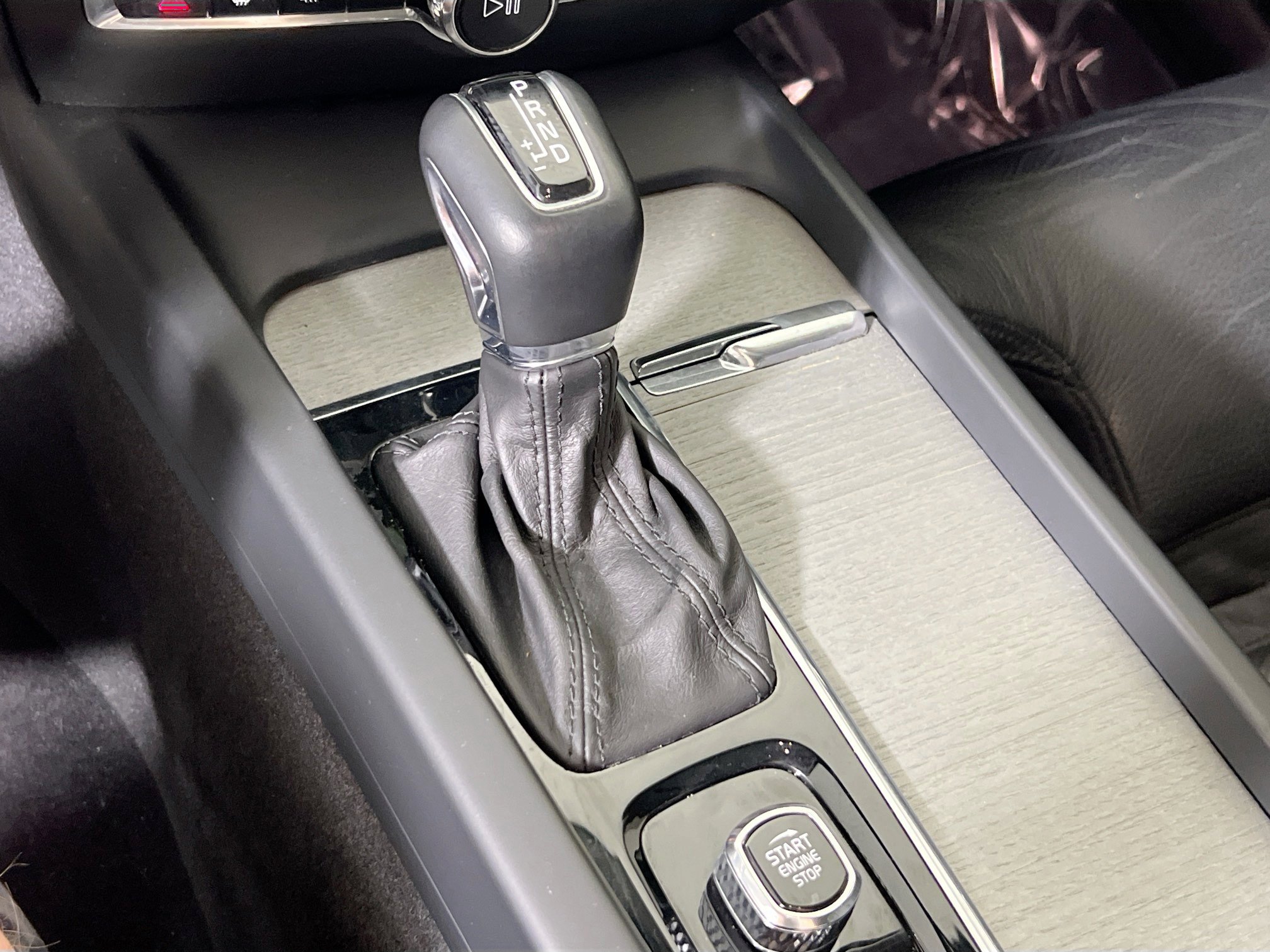 Used 2021 Volvo S60 T5 Inscription image 17