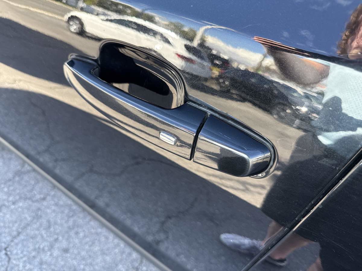 Used 2019 GMC Acadia SLT w/ Black Edition image 10
