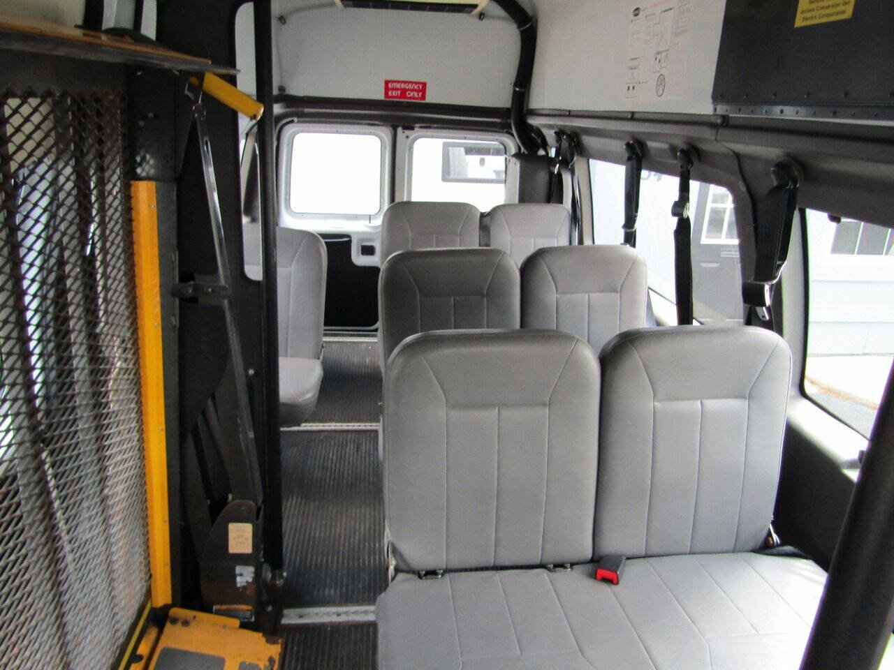 Used 2007 Ford E-350 and Econoline 350 Extended Super Duty image 18