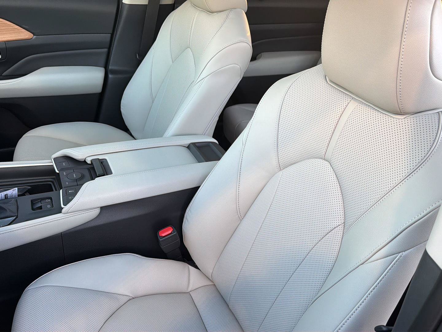 New 2026 Toyota Grand Highlander FWD image 30