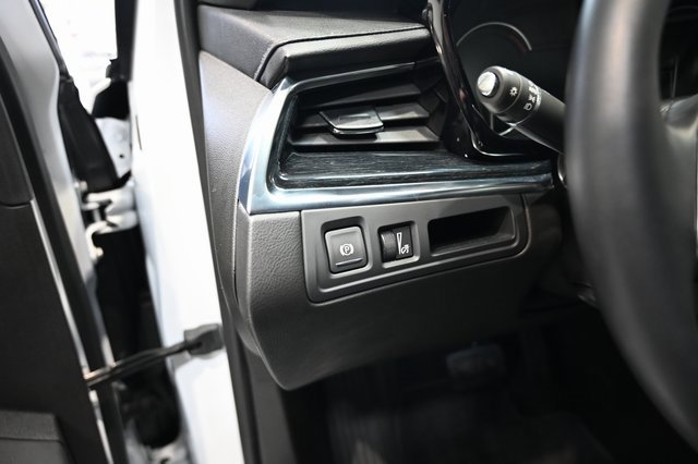 Used 2025 Cadillac XT5 Premium Luxury image 29