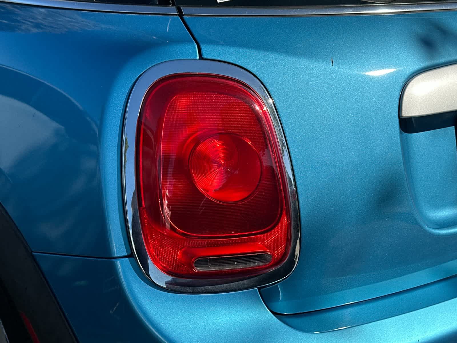 Used 2015 MINI Cooper 4-Door Hardtop FWD image 8