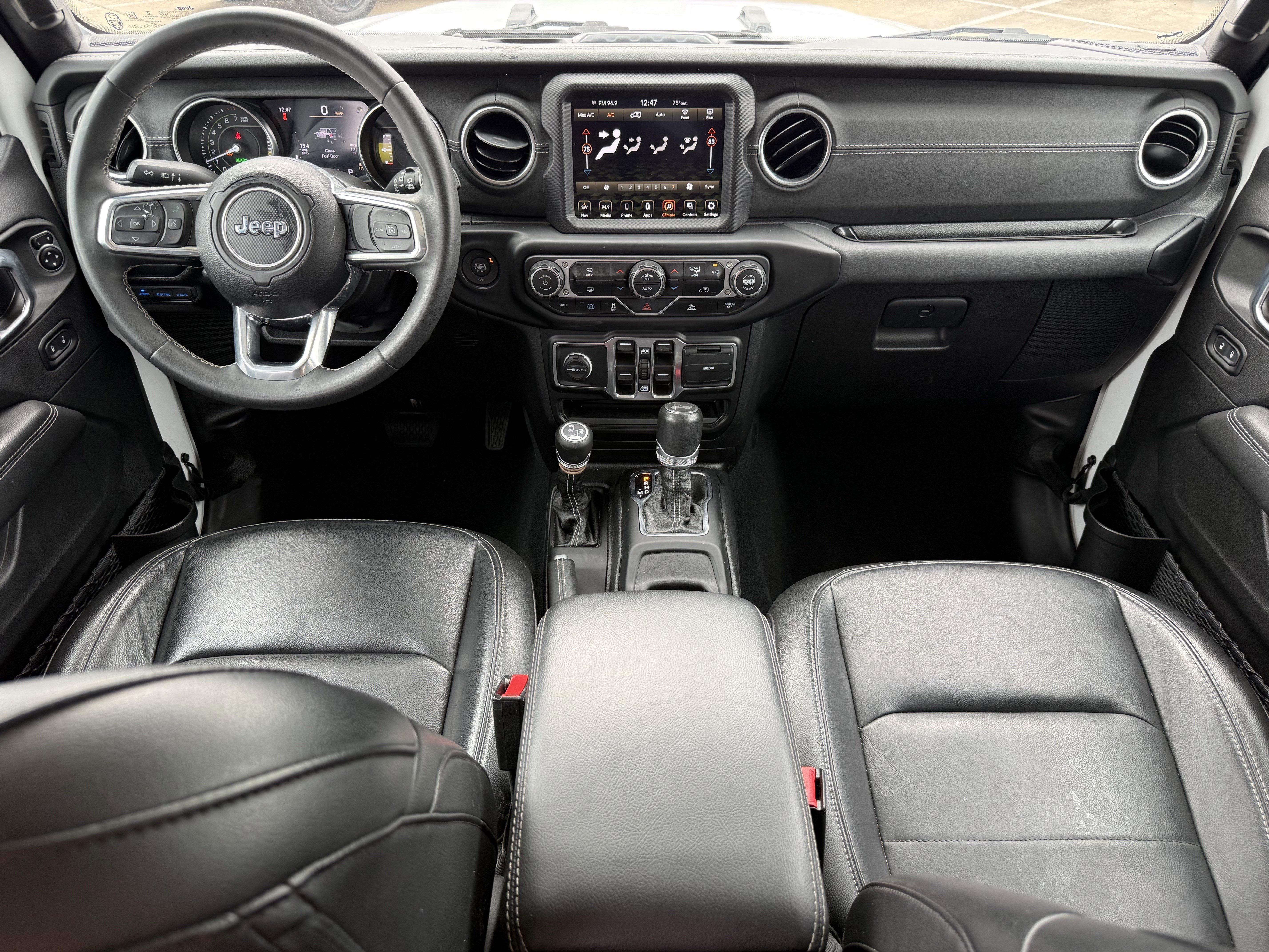 Used 2023 Jeep Wrangler Sahara image 13