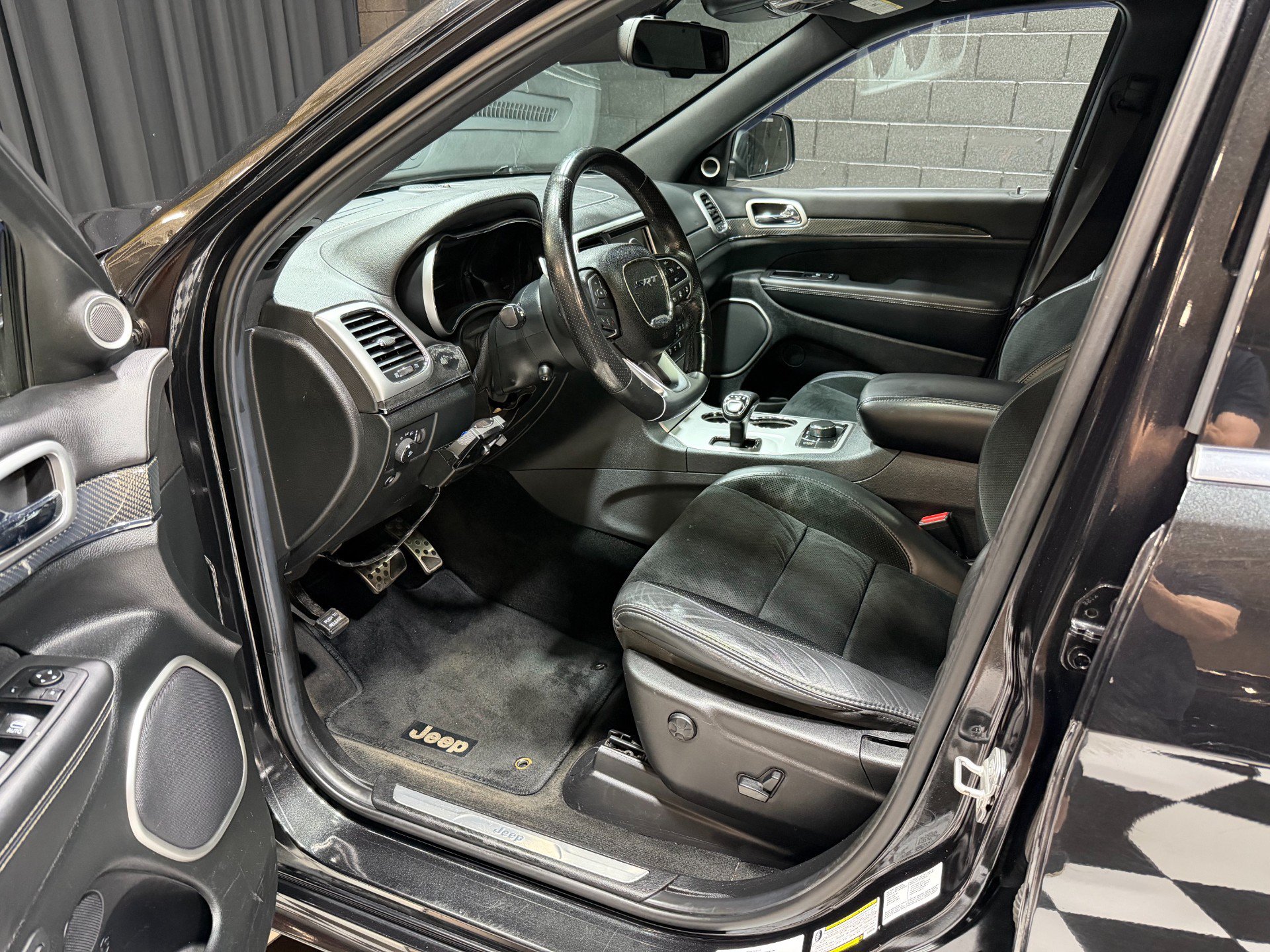 Used 2014 Jeep Grand Cherokee SRT8 w/ Luxury Group II AWD/4WD image 3