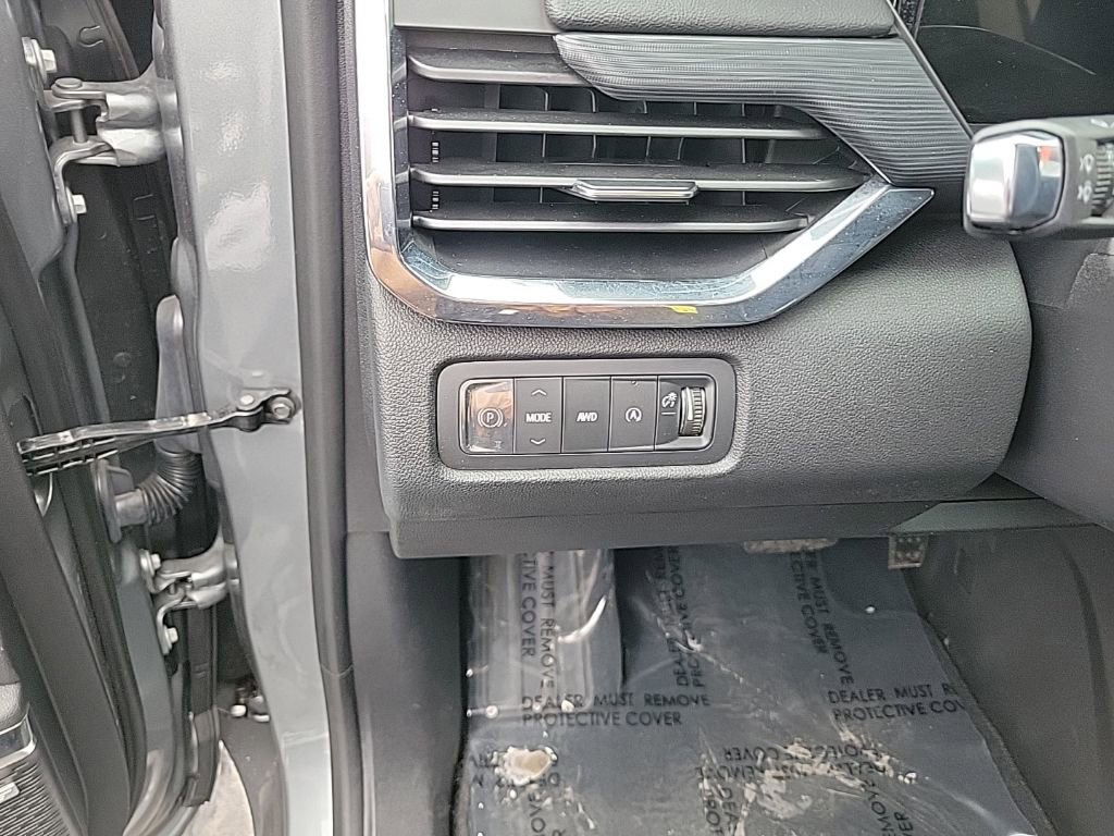 Used 2025 GMC Acadia Elevation image 7