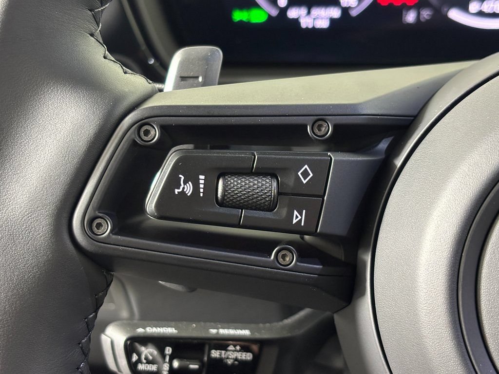 Certified 2026 Porsche Cayenne AWD/4WD image 25