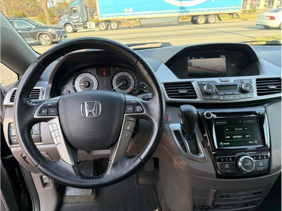 Used 2016 Honda Odyssey Touring image 16