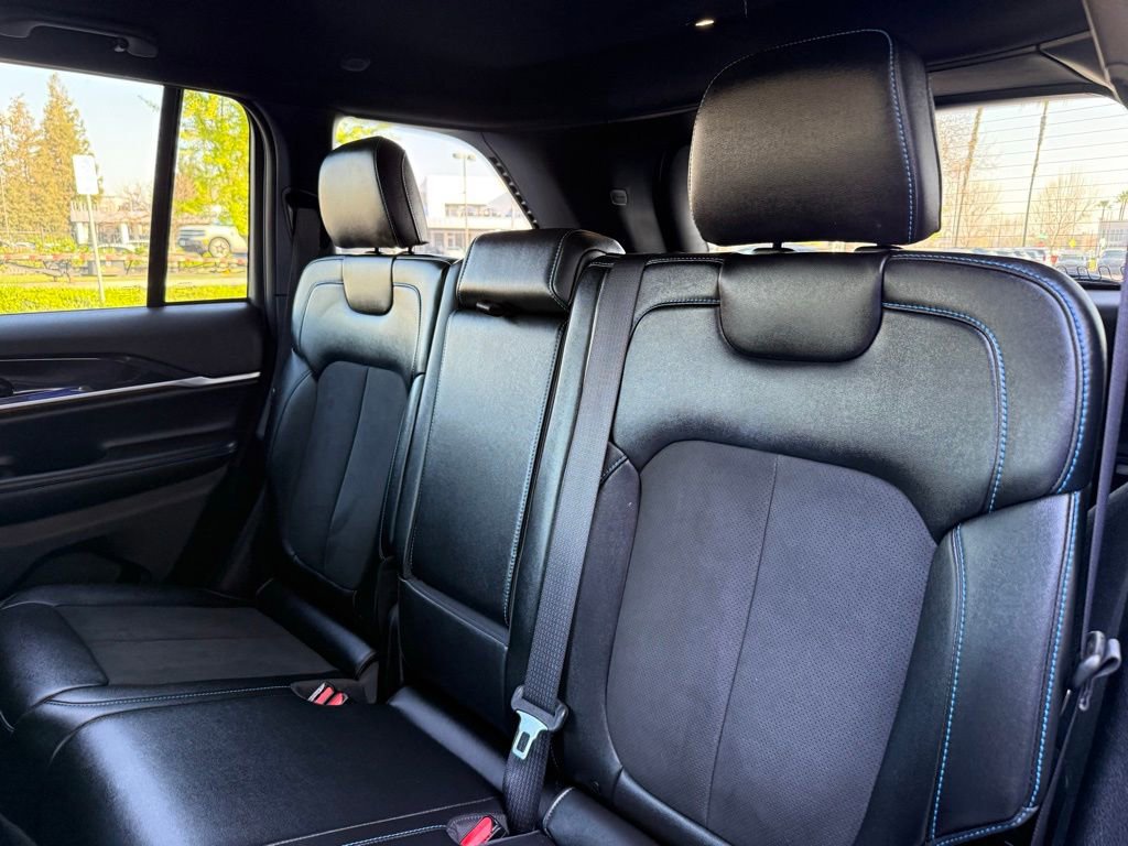 Used 2022 Jeep Grand Cherokee Trailhawk image 14