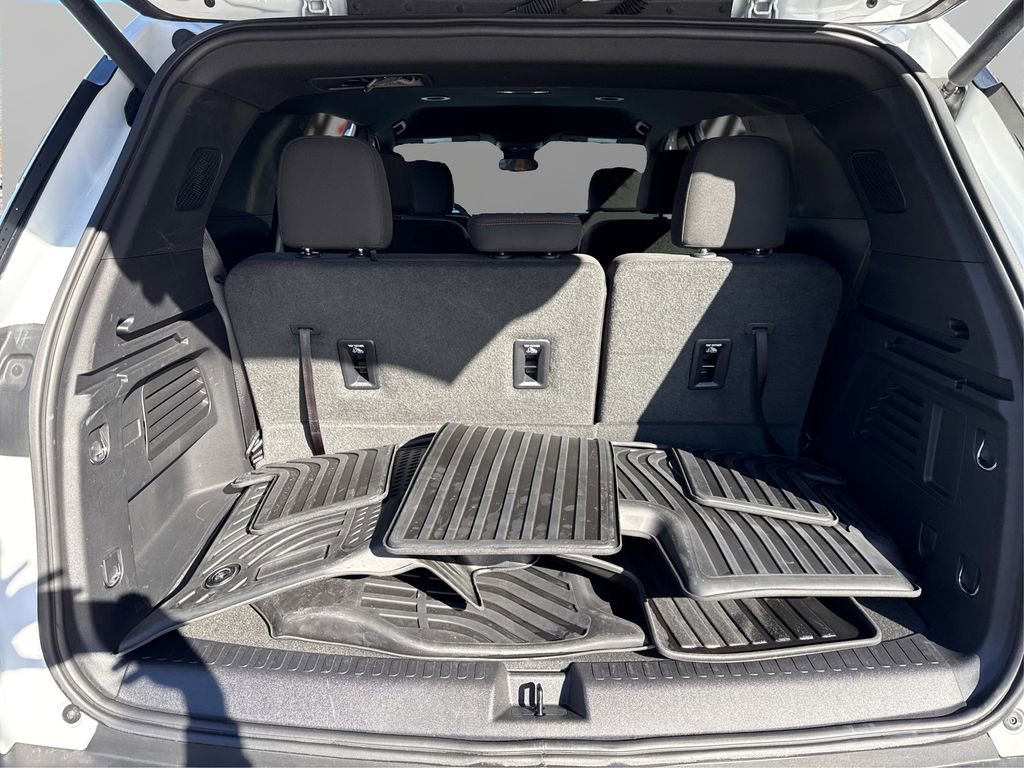 Used 2024 Chevrolet Traverse Z71 AWD/4WD image 11
