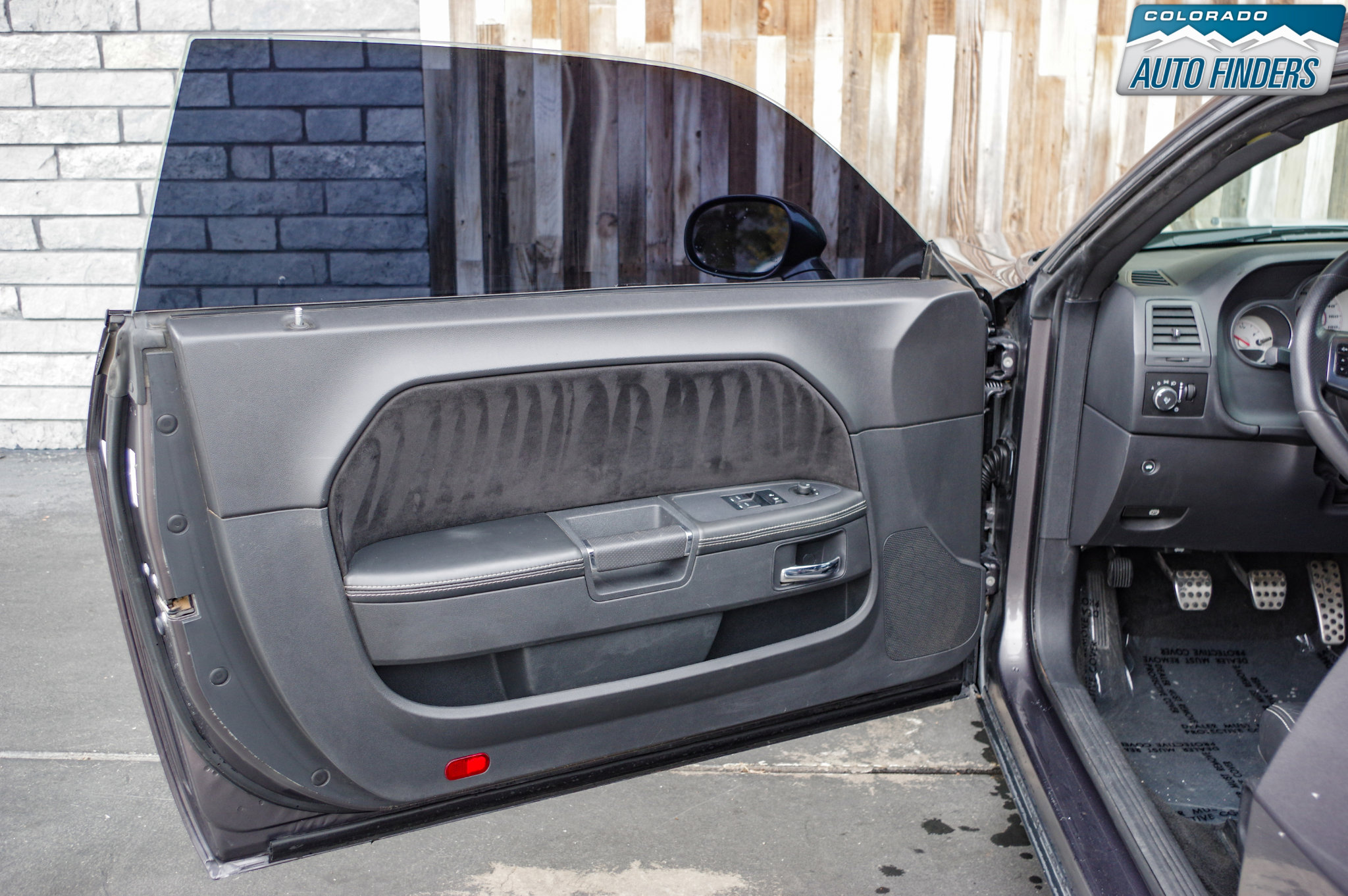 Used 2014 Dodge Challenger SRT8 w/ Harman/Kardon Audio Group image 10