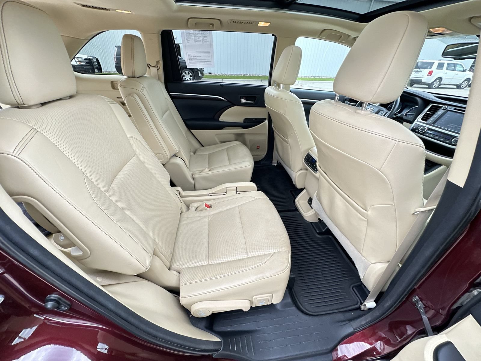 Used 2015 Toyota Highlander Limited Platinum AWD/4WD image 27