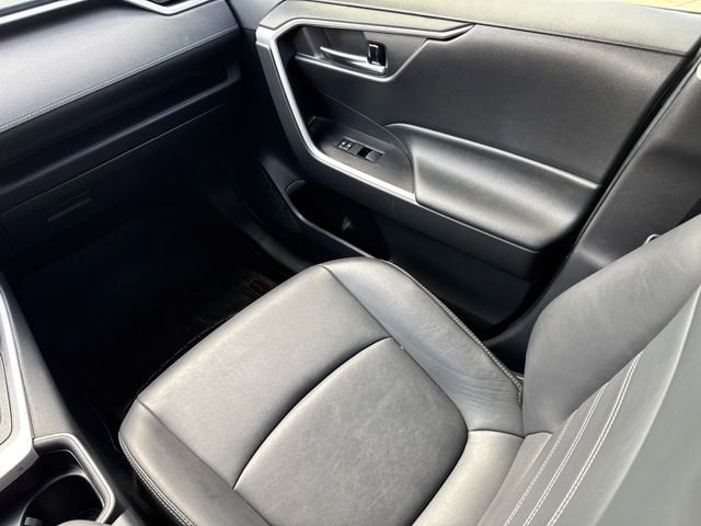Used 2021 Toyota RAV4 XLE Premium image 16