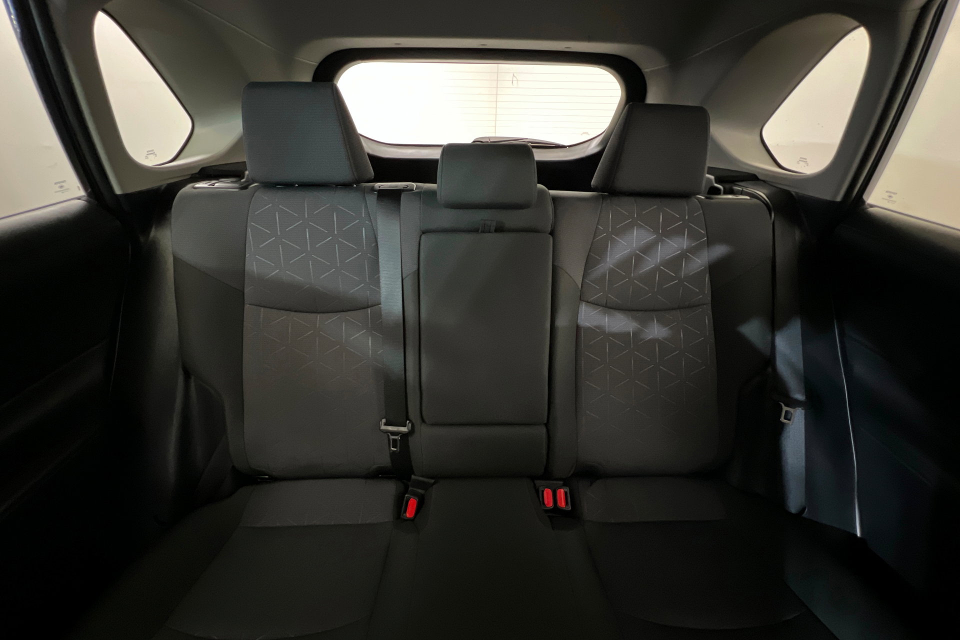 Used 2025 Toyota RAV4 XLE AWD/4WD image 25