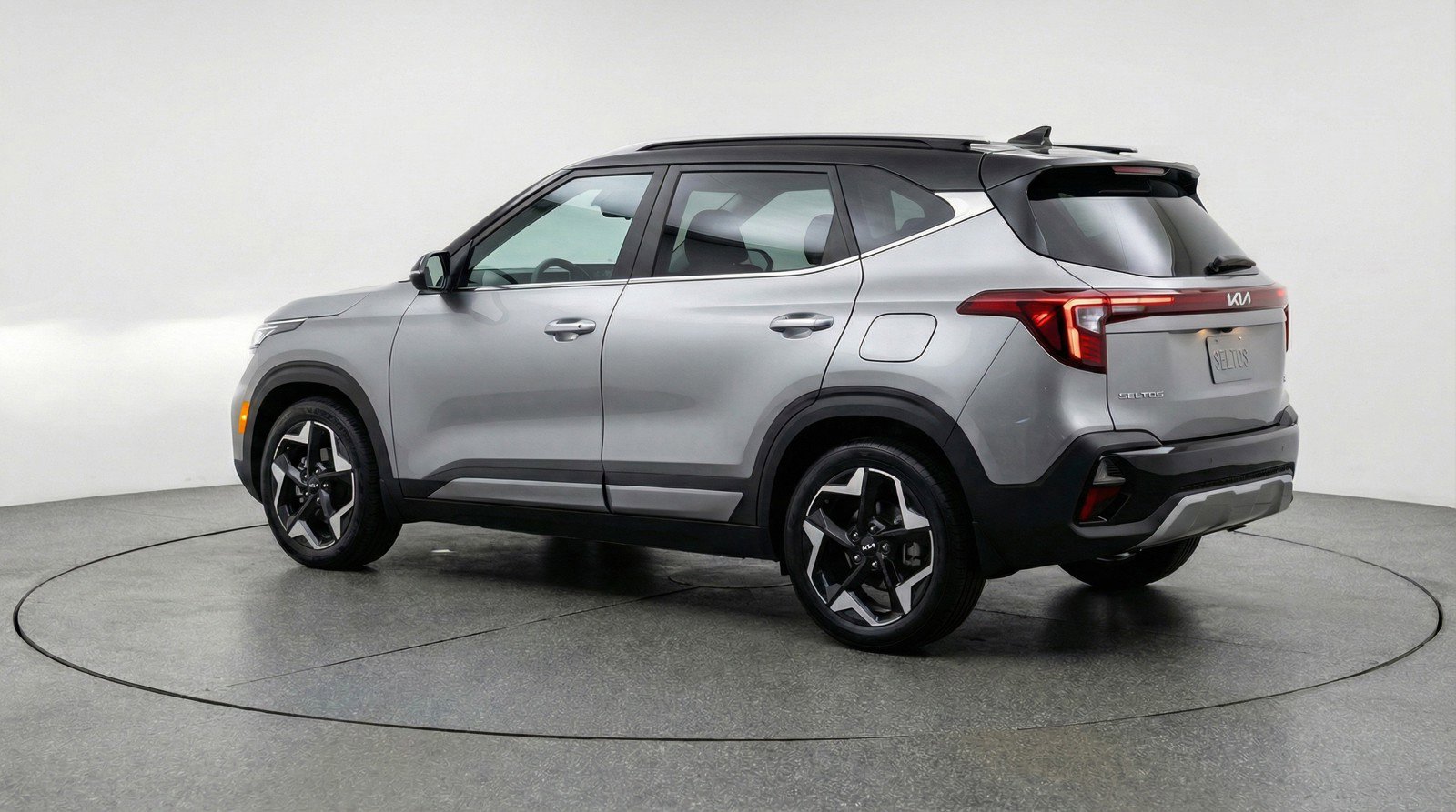 Used 2025 Kia Seltos S image 6