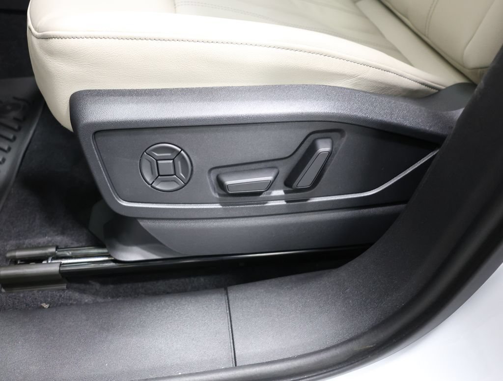 Used 2025 Audi Q5 Premium Plus w/ Premium Plus AWD/4WD image 14