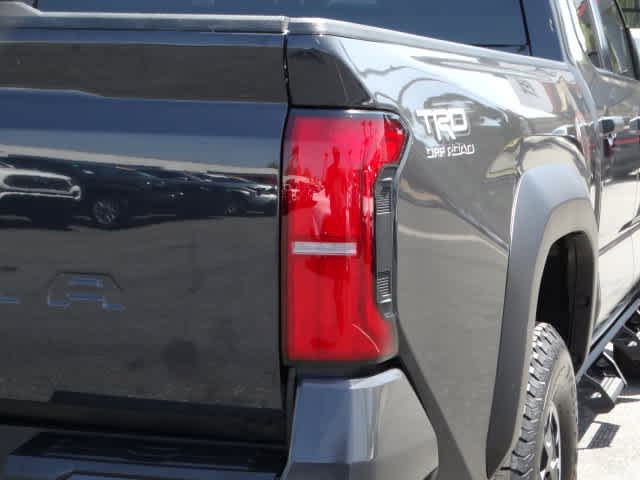 Used 2025 Toyota Tacoma TRD Off-Road AWD/4WD image 12