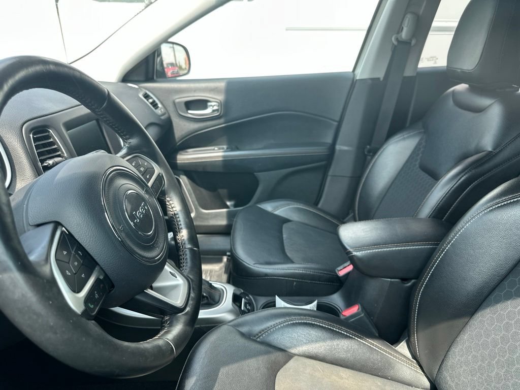Used 2019 Jeep Compass Latitude w/ Popular Equipment Group AWD/4WD image 9