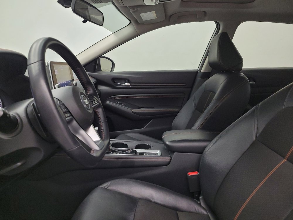 Used 2021 Nissan Altima 2.5 SR w/ SR Premium Package image 17