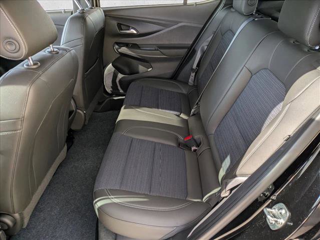 Used 2025 Buick Envista Preferred image 17