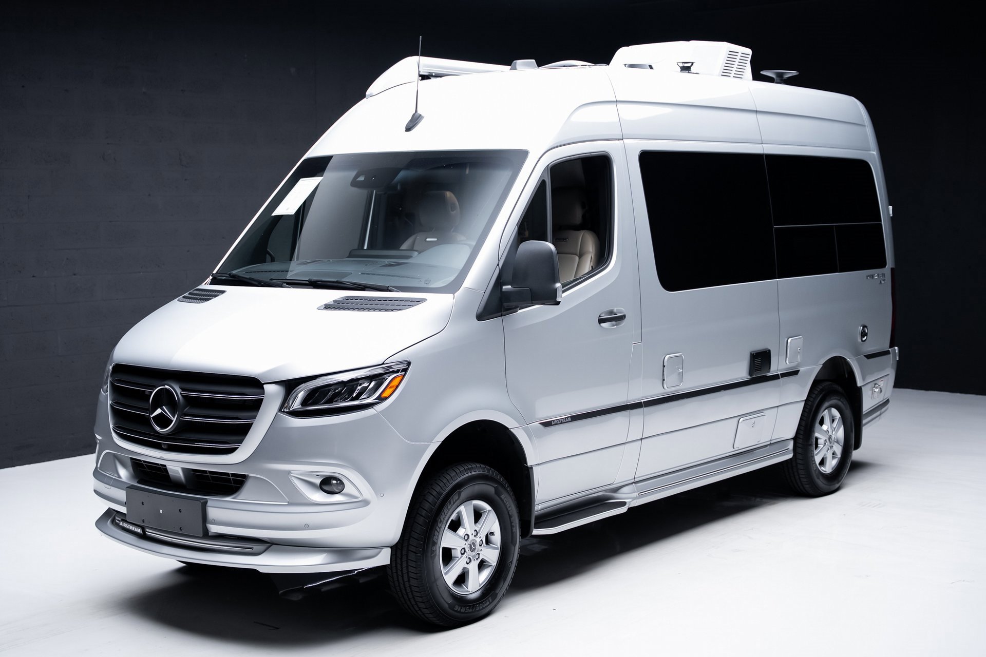 Used 2022 Mercedes-Benz Sprinter 144 Cargo image 5