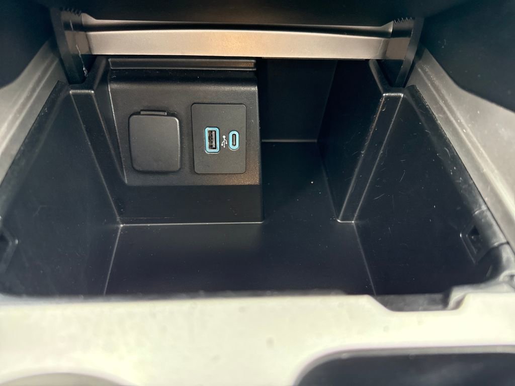 Used 2020 Ford Explorer XLT w/ Equipment Group 202A AWD/4WD image 47