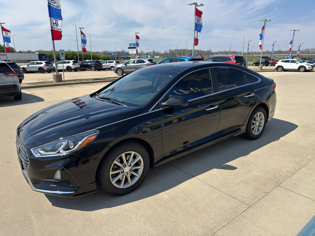 Used 2019 Hyundai Sonata SE image 1