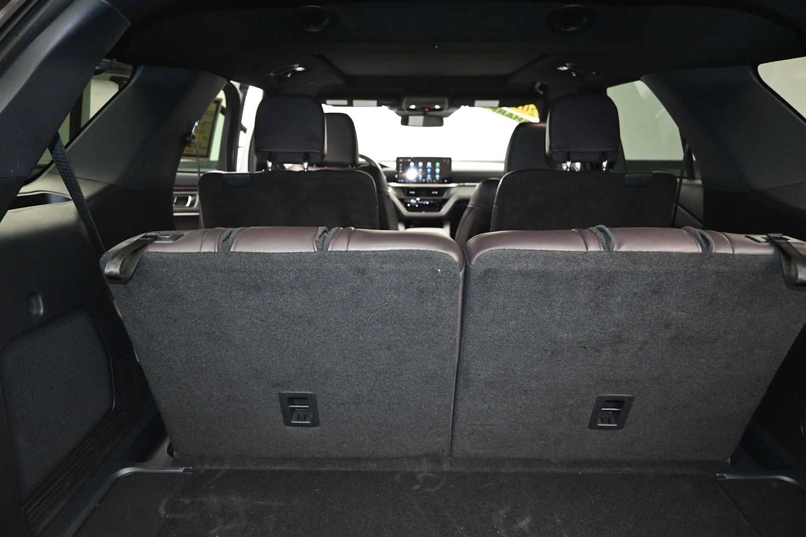 Certified 2025 Ford Explorer Platinum RWD image 22