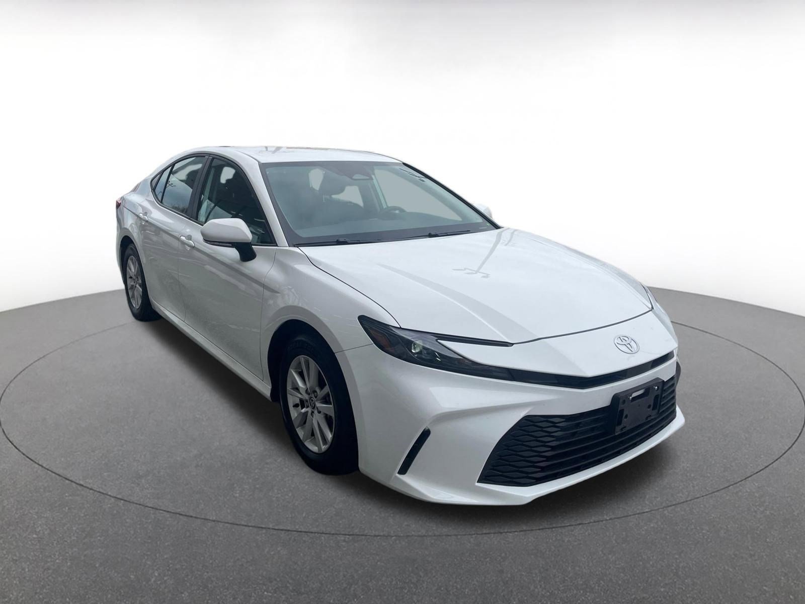 Used 2025 Toyota Camry LE image 1