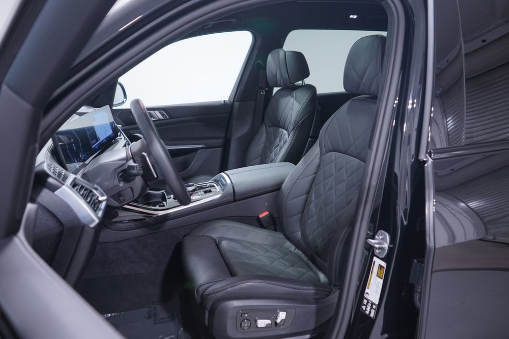 Used 2026 BMW X7 xDrive40i w/ M Sport Package AWD/4WD image 7