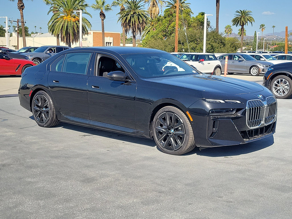 New 2026 BMW 750e xDrive AWD/4WD image 4