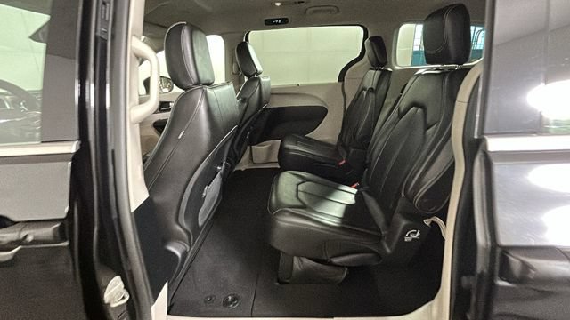 Used 2021 Chrysler Voyager Lxi FWD image 25