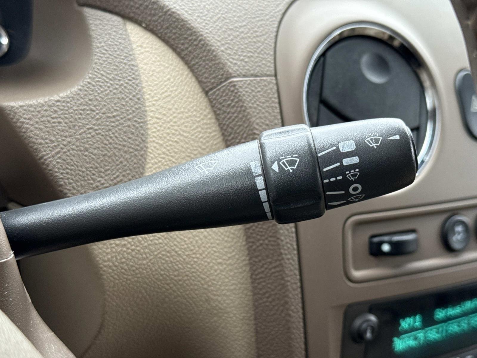 Used 2008 Chevrolet HHR LT w/ LT Preferred Equipment Group image 17