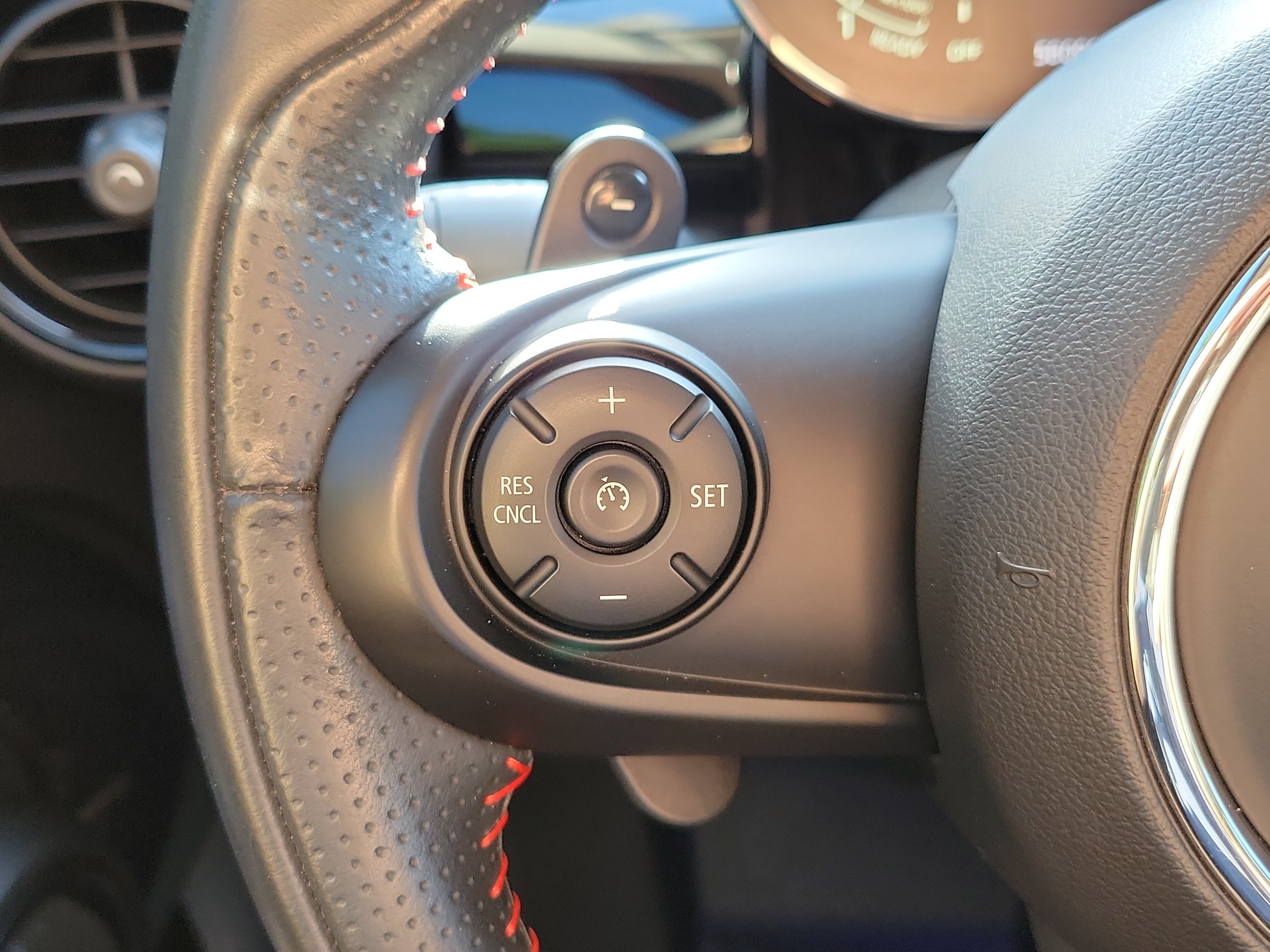 Used 2021 MINI Cooper S w/ Coral Red Edition FWD image 27